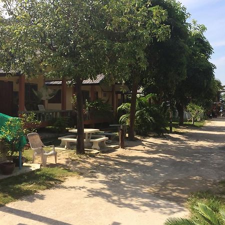 Suksabai Resort Haad Rin Esterno foto